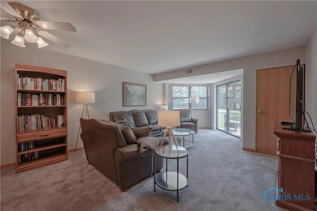 2001 Perrysburg Holland Road 118, Holland, Ohio 43528, 1 Bedroom Bedrooms, 3 Rooms Rooms,1 BathroomBathrooms,Residential,For Sale,Perrysburg Holland,6134685