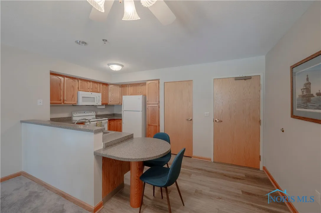 2001 Perrysburg Holland Road 118, Holland, Ohio 43528, 1 Bedroom Bedrooms, 3 Rooms Rooms,1 BathroomBathrooms,Residential,For Sale,Perrysburg Holland,6134685