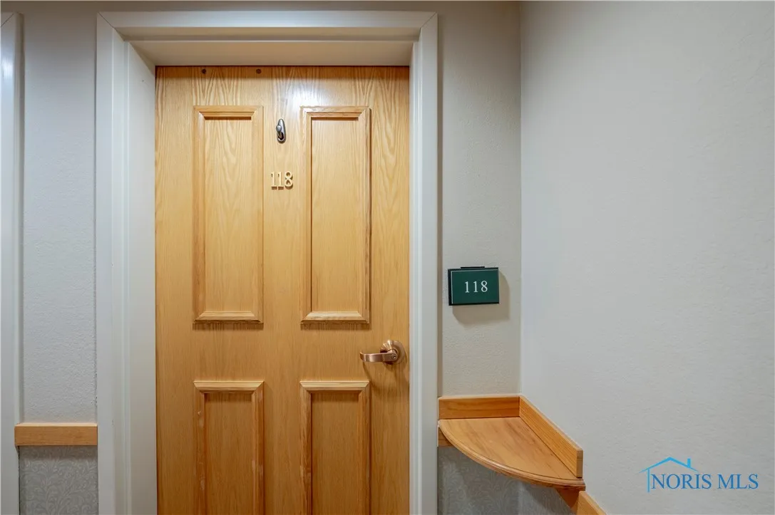 2001 Perrysburg Holland Road 118, Holland, Ohio 43528, 1 Bedroom Bedrooms, 3 Rooms Rooms,1 BathroomBathrooms,Residential,For Sale,Perrysburg Holland,6134685