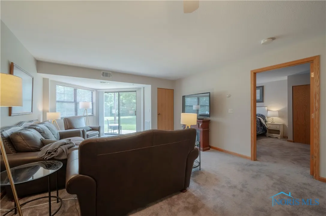 2001 Perrysburg Holland Road 118, Holland, Ohio 43528, 1 Bedroom Bedrooms, 3 Rooms Rooms,1 BathroomBathrooms,Residential,For Sale,Perrysburg Holland,6134685