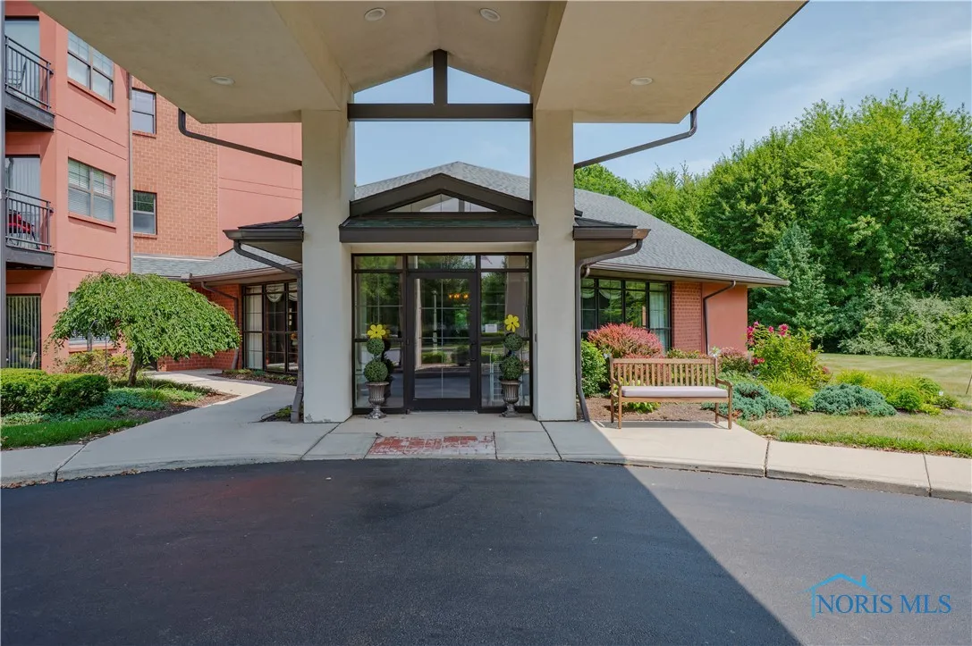 2001 Perrysburg Holland Road 118, Holland, Ohio 43528, 1 Bedroom Bedrooms, 3 Rooms Rooms,1 BathroomBathrooms,Residential,For Sale,Perrysburg Holland,6134685