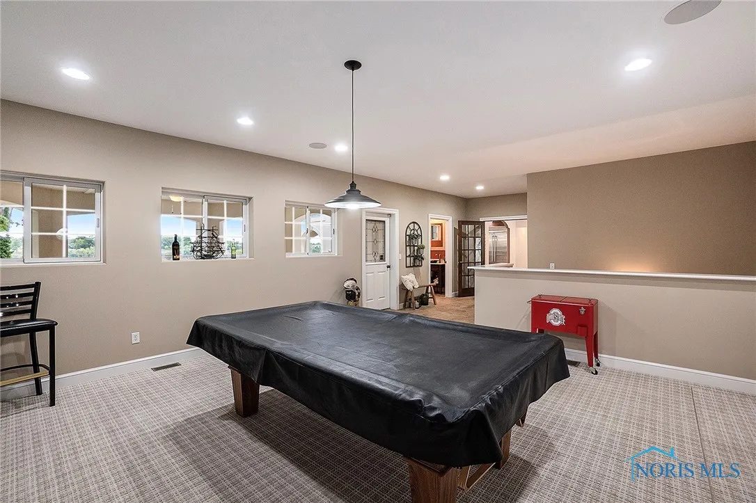 510 Riverside Drive, Rossford, Ohio 43460, 4 Bedrooms Bedrooms, 13 Rooms Rooms,4 BathroomsBathrooms,Residential,For Sale,Riverside,6134600
