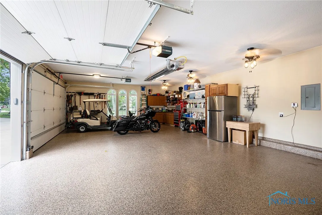 510 Riverside Drive, Rossford, Ohio 43460, 4 Bedrooms Bedrooms, 13 Rooms Rooms,4 BathroomsBathrooms,Residential,For Sale,Riverside,6134600
