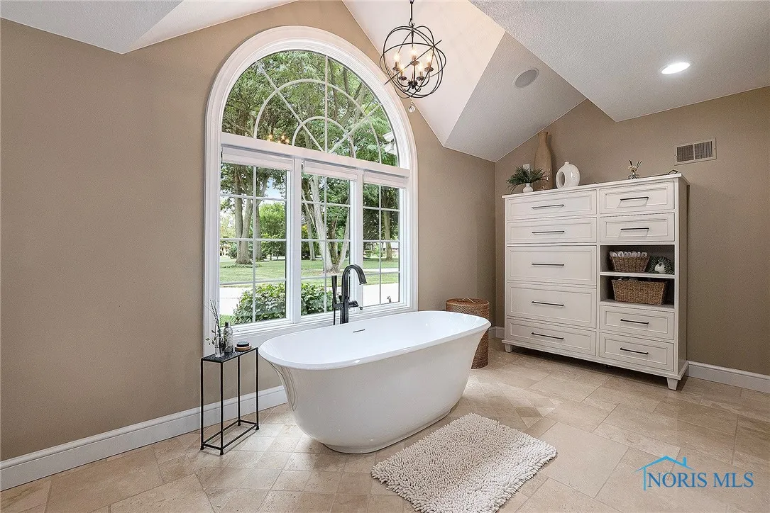 510 Riverside Drive, Rossford, Ohio 43460, 4 Bedrooms Bedrooms, 13 Rooms Rooms,4 BathroomsBathrooms,Residential,For Sale,Riverside,6134600