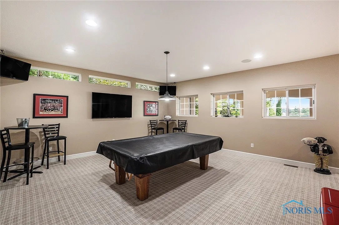 510 Riverside Drive, Rossford, Ohio 43460, 4 Bedrooms Bedrooms, 13 Rooms Rooms,4 BathroomsBathrooms,Residential,For Sale,Riverside,6134600