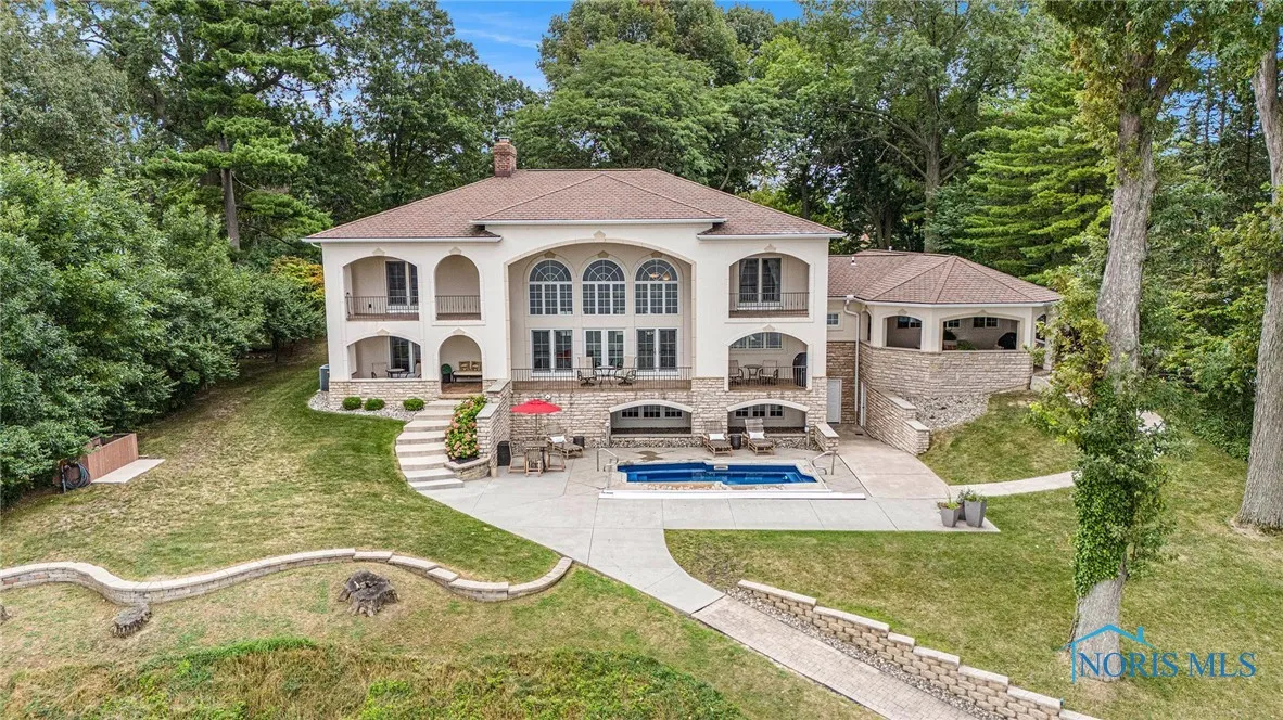 510 Riverside Drive, Rossford, Ohio 43460, 4 Bedrooms Bedrooms, 13 Rooms Rooms,4 BathroomsBathrooms,Residential,For Sale,Riverside,6134600