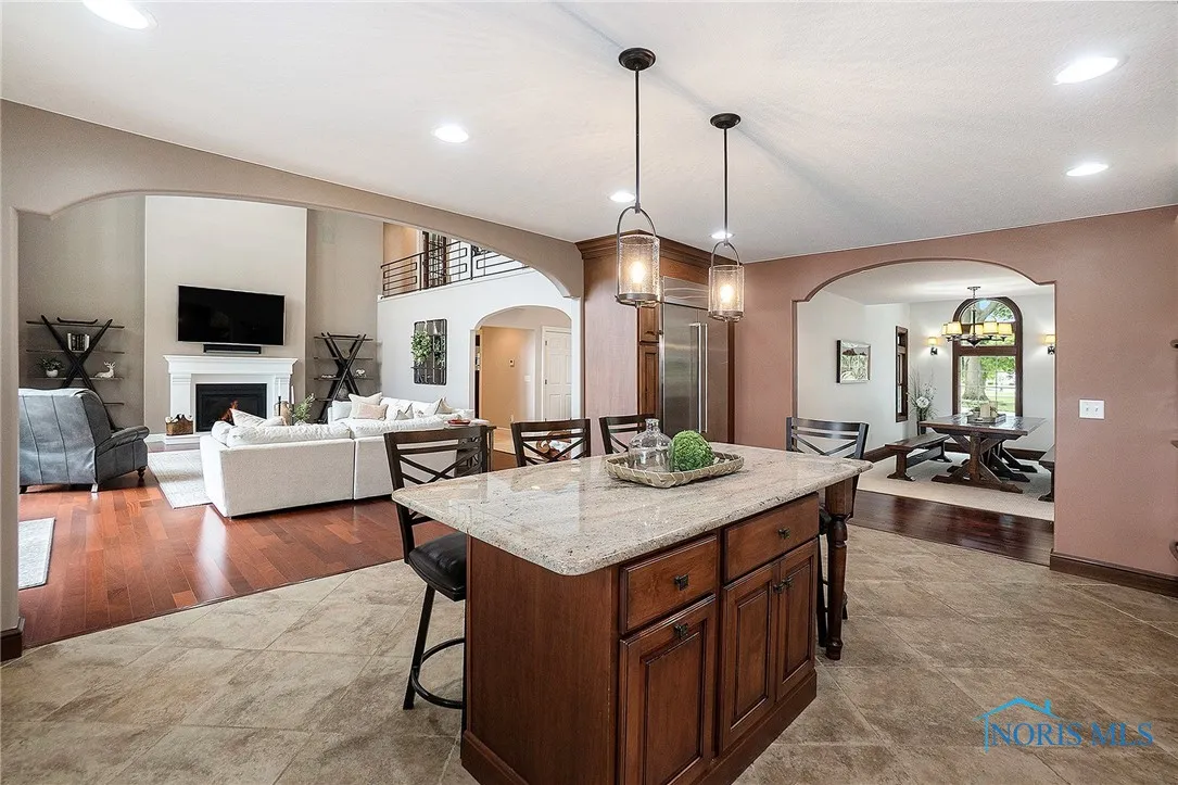 510 Riverside Drive, Rossford, Ohio 43460, 4 Bedrooms Bedrooms, 13 Rooms Rooms,4 BathroomsBathrooms,Residential,For Sale,Riverside,6134600