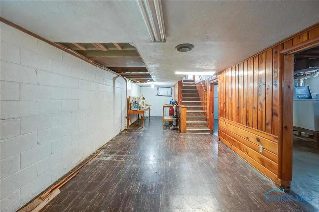 2830 123rd Street, Toledo, Ohio 43611, 3 Bedrooms Bedrooms, 7 Rooms Rooms,1 BathroomBathrooms,Residential,For Sale,123rd,6134702