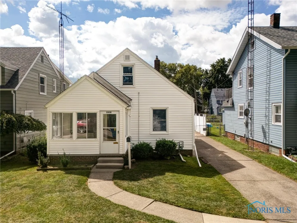 2830 123rd Street, Toledo, Ohio 43611, 3 Bedrooms Bedrooms, 7 Rooms Rooms,1 BathroomBathrooms,Residential,For Sale,123rd,6134702