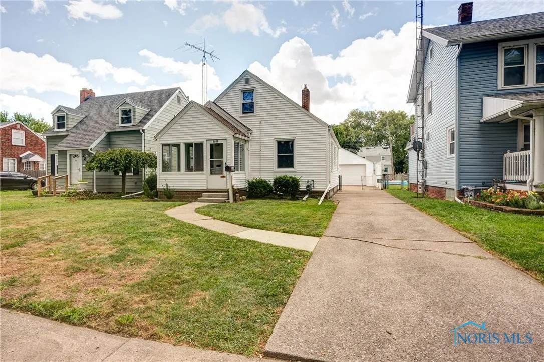 2830 123rd Street, Toledo, Ohio 43611, 3 Bedrooms Bedrooms, 7 Rooms Rooms,1 BathroomBathrooms,Residential,For Sale,123rd,6134702