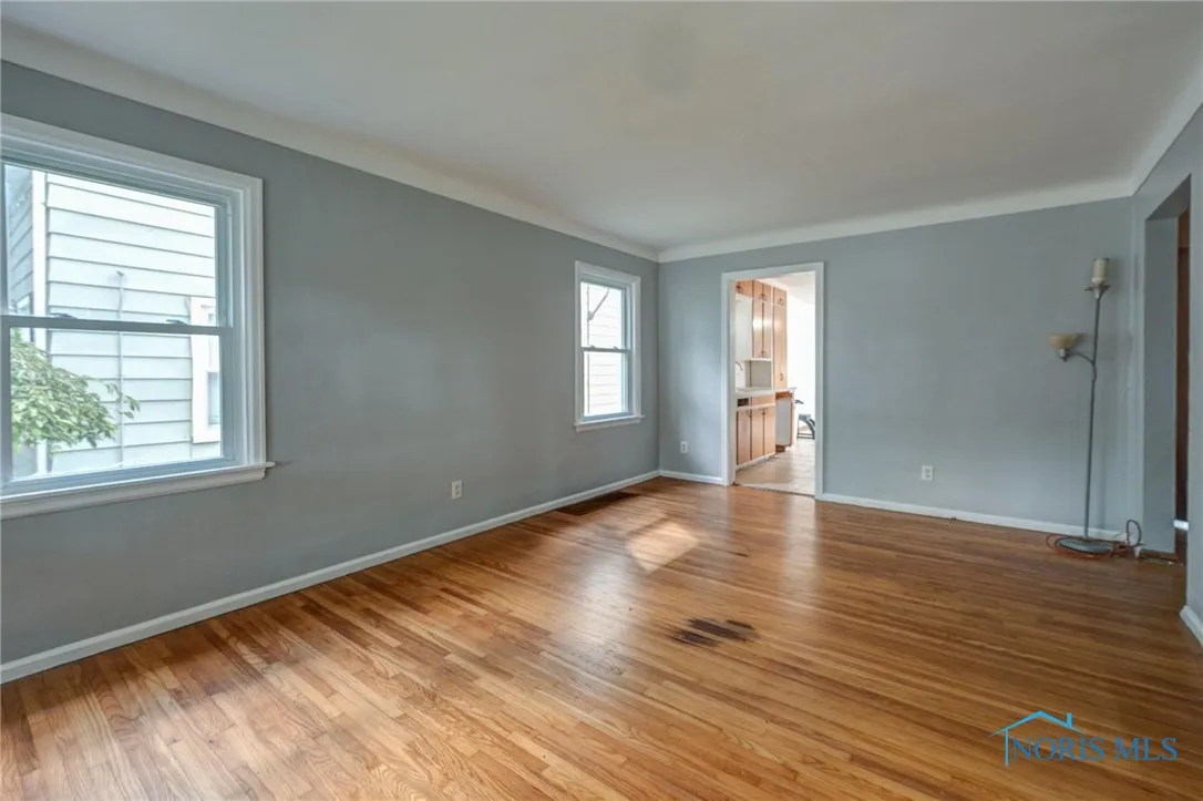 2830 123rd Street, Toledo, Ohio 43611, 3 Bedrooms Bedrooms, 7 Rooms Rooms,1 BathroomBathrooms,Residential,For Sale,123rd,6134702