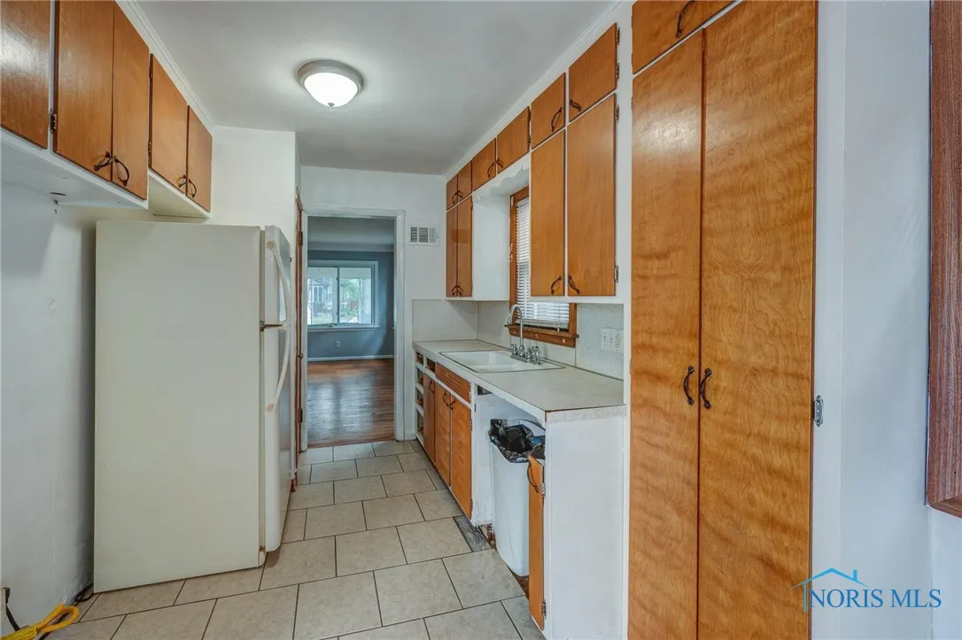 2830 123rd Street, Toledo, Ohio 43611, 3 Bedrooms Bedrooms, 7 Rooms Rooms,1 BathroomBathrooms,Residential,For Sale,123rd,6134702