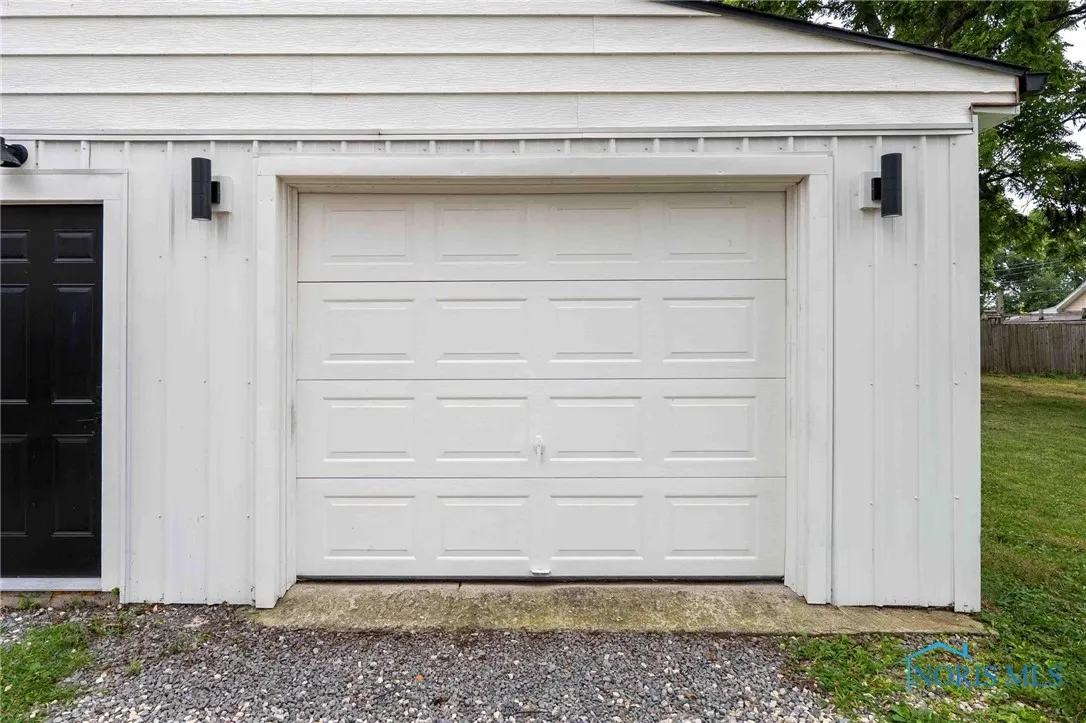 512 N Cory Street, Findlay, Ohio 45840, 4 Bedrooms Bedrooms, 9 Rooms Rooms,2 BathroomsBathrooms,Residential,For Sale,Cory,6134716
