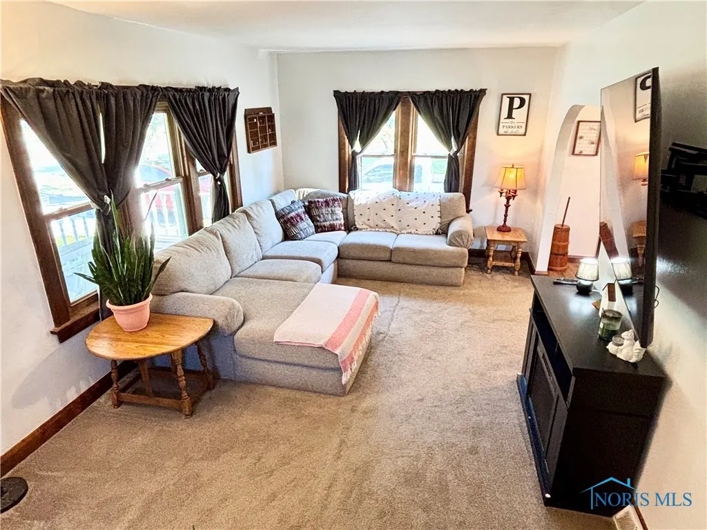 2954 N Downing Road, Genoa, Ohio 43430, 4 Bedrooms Bedrooms, 7 Rooms Rooms,2 BathroomsBathrooms,Residential,For Sale,Downing,6134715