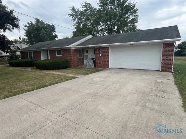 M727 17-d, Napoleon, Ohio 43545, 3 Bedrooms Bedrooms, 6 Rooms Rooms,1 BathroomBathrooms,Residential,For Sale,17D,6134768