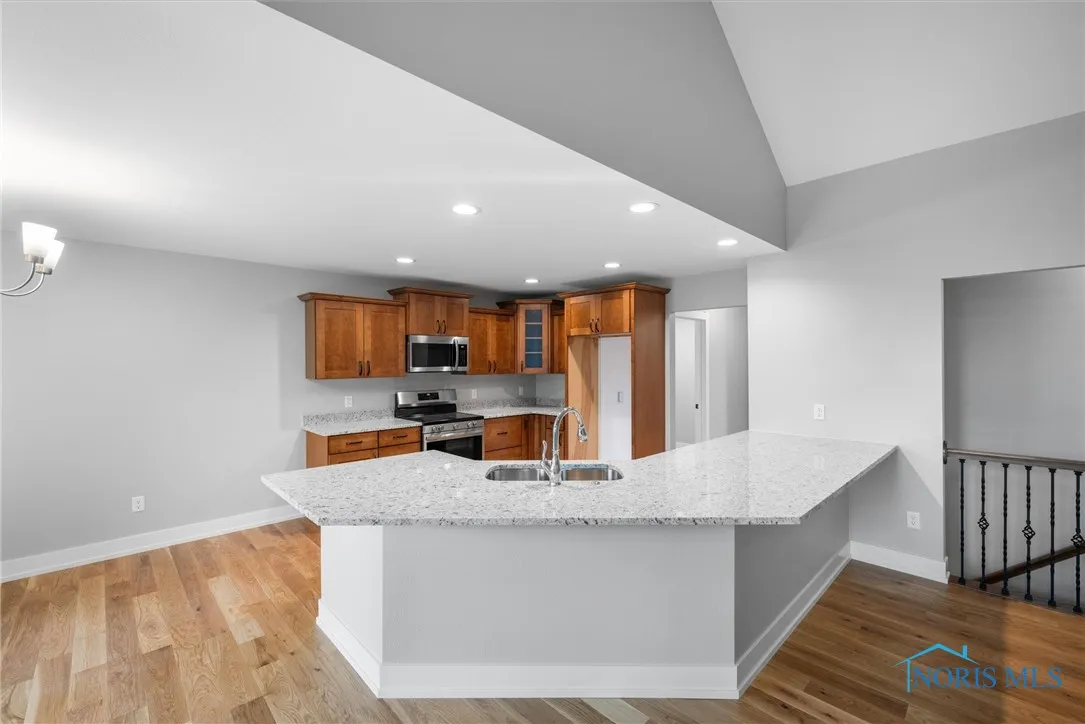 22 Shenandoah Circle, Sylvania, Ohio 43560, 2 Bedrooms Bedrooms, 7 Rooms Rooms,2 BathroomsBathrooms,Residential,For Sale,Shenandoah,6134680