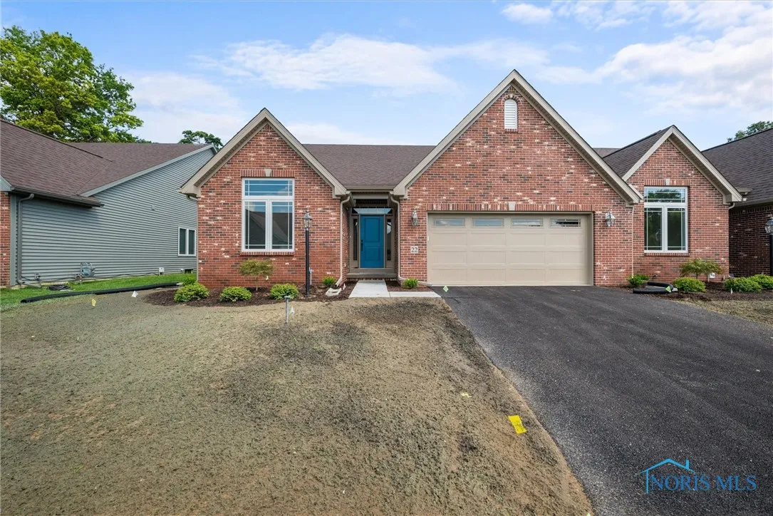 22 Shenandoah Circle, Sylvania, Ohio 43560, 2 Bedrooms Bedrooms, 7 Rooms Rooms,2 BathroomsBathrooms,Residential,For Sale,Shenandoah,6134680