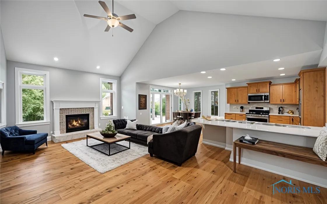 22 Shenandoah Circle, Sylvania, Ohio 43560, 2 Bedrooms Bedrooms, 7 Rooms Rooms,2 BathroomsBathrooms,Residential,For Sale,Shenandoah,6134680