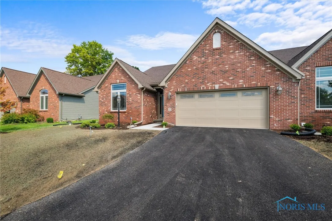 22 Shenandoah Circle, Sylvania, Ohio 43560, 2 Bedrooms Bedrooms, 7 Rooms Rooms,2 BathroomsBathrooms,Residential,For Sale,Shenandoah,6134680