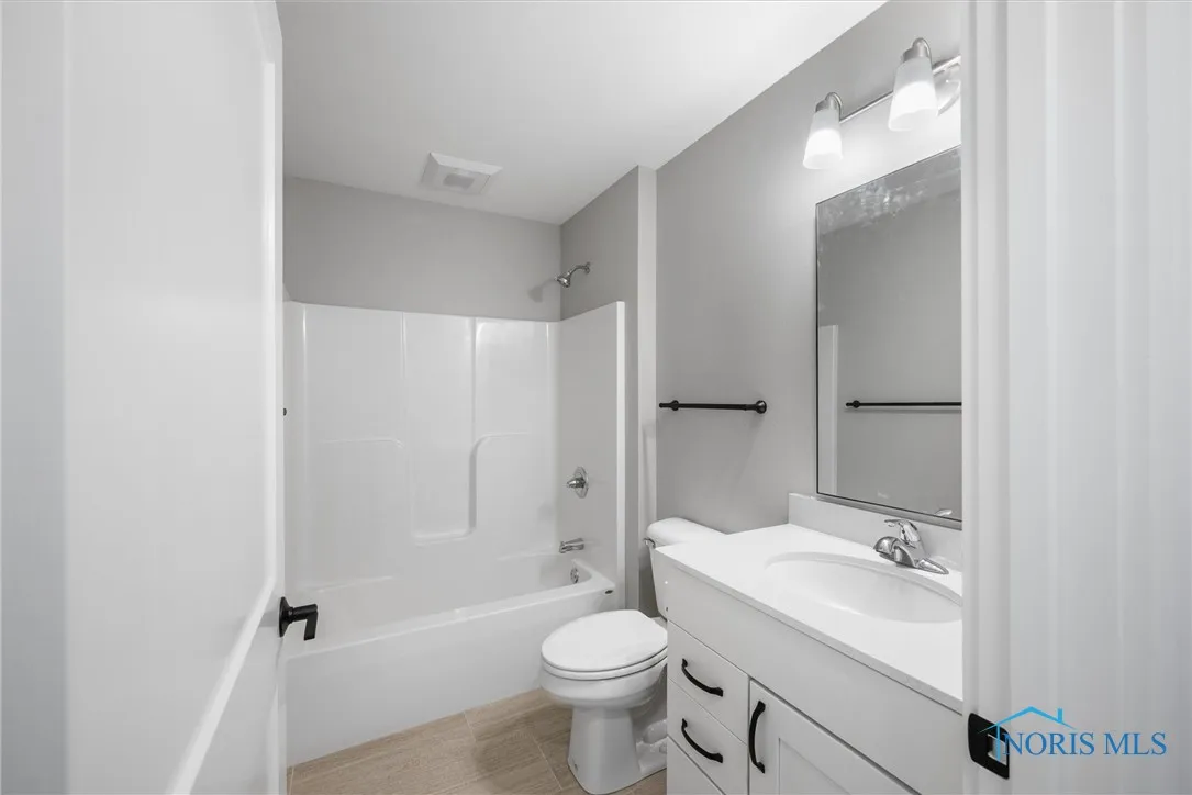 22 Shenandoah Circle, Sylvania, Ohio 43560, 2 Bedrooms Bedrooms, 7 Rooms Rooms,2 BathroomsBathrooms,Residential,For Sale,Shenandoah,6134680