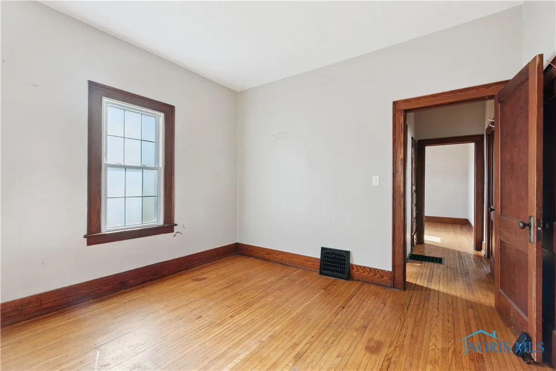 424 E Clinton Street, Napoleon, Ohio 43545, 2 Bedrooms Bedrooms, 6 Rooms Rooms,1 BathroomBathrooms,Residential,For Sale,Clinton,6134793