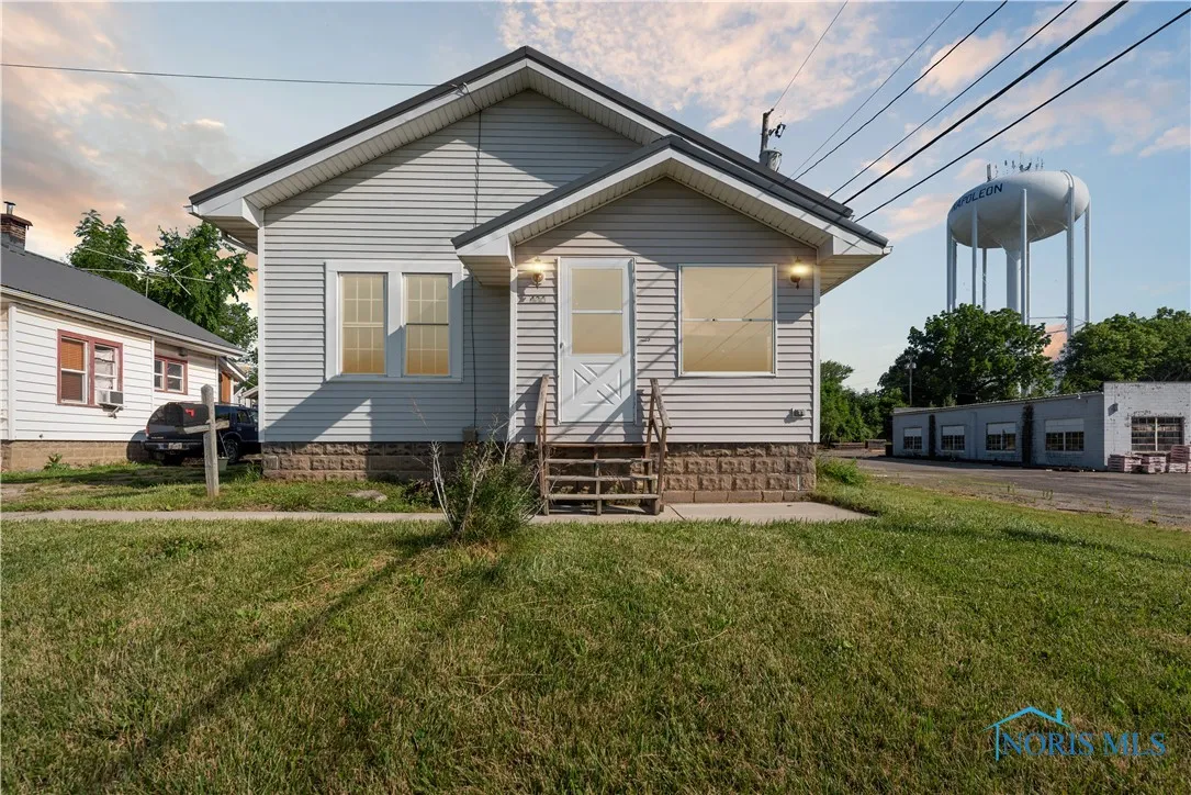 424 E Clinton Street, Napoleon, Ohio 43545, 2 Bedrooms Bedrooms, 6 Rooms Rooms,1 BathroomBathrooms,Residential,For Sale,Clinton,6134793