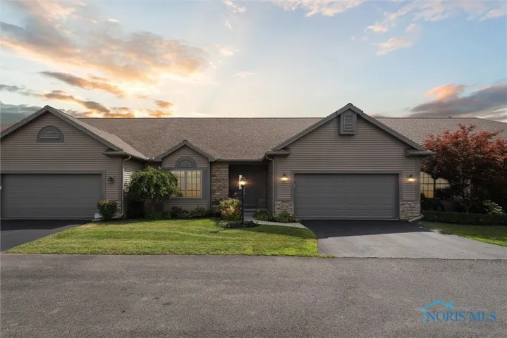 14554 Dexter Falls Road, Perrysburg, Ohio 43551, 3 Bedrooms Bedrooms, 8 Rooms Rooms,3 BathroomsBathrooms,Residential,For Sale,Dexter Falls,6134766