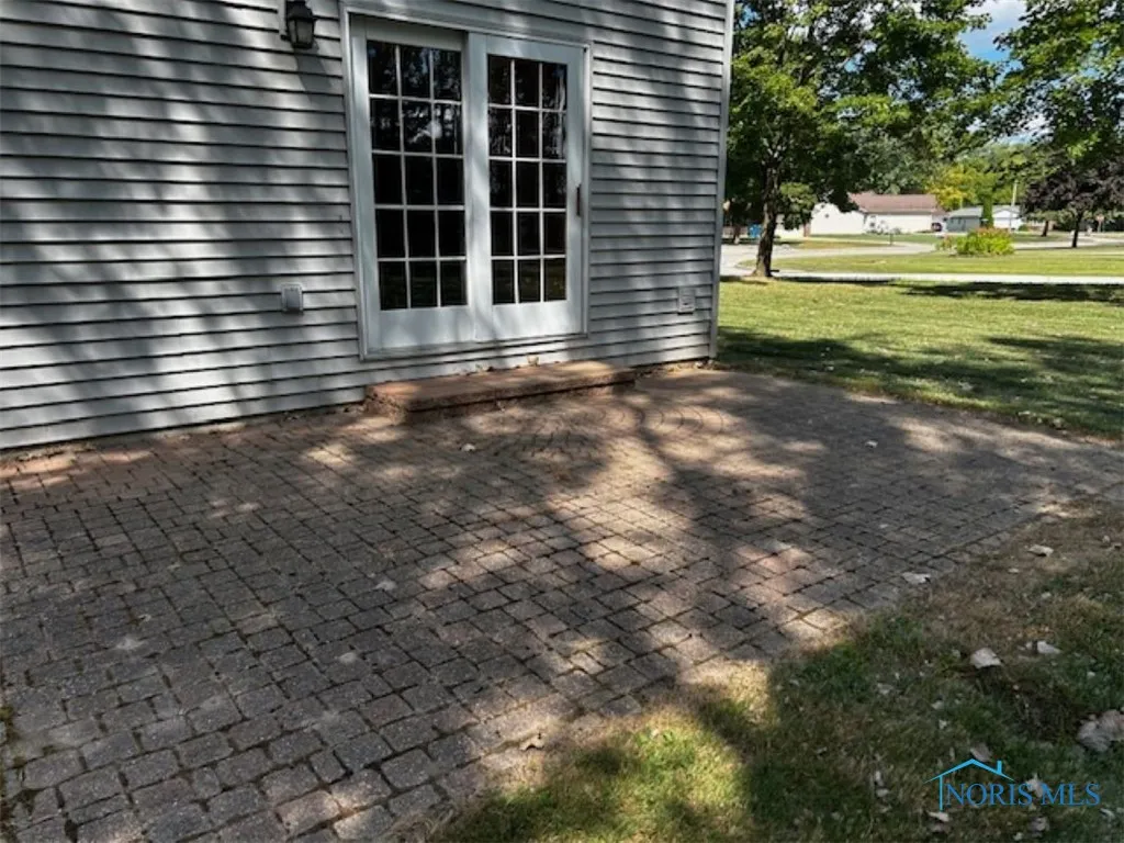 410 Fairview Drive, Bryan, Ohio 43506, 3 Bedrooms Bedrooms, 8 Rooms Rooms,3 BathroomsBathrooms,Residential,For Sale,Fairview,6134862