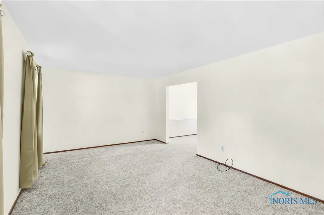 1518 Cherrylawn Drive, Toledo, Ohio 43614, 3 Bedrooms Bedrooms, 8 Rooms Rooms,2 BathroomsBathrooms,Residential,For Sale,Cherrylawn,6134792