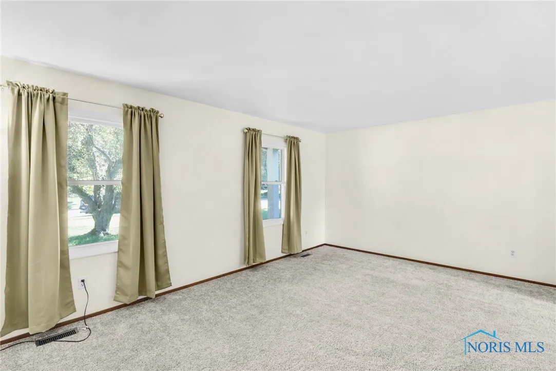 1518 Cherrylawn Drive, Toledo, Ohio 43614, 3 Bedrooms Bedrooms, 8 Rooms Rooms,2 BathroomsBathrooms,Residential,For Sale,Cherrylawn,6134792