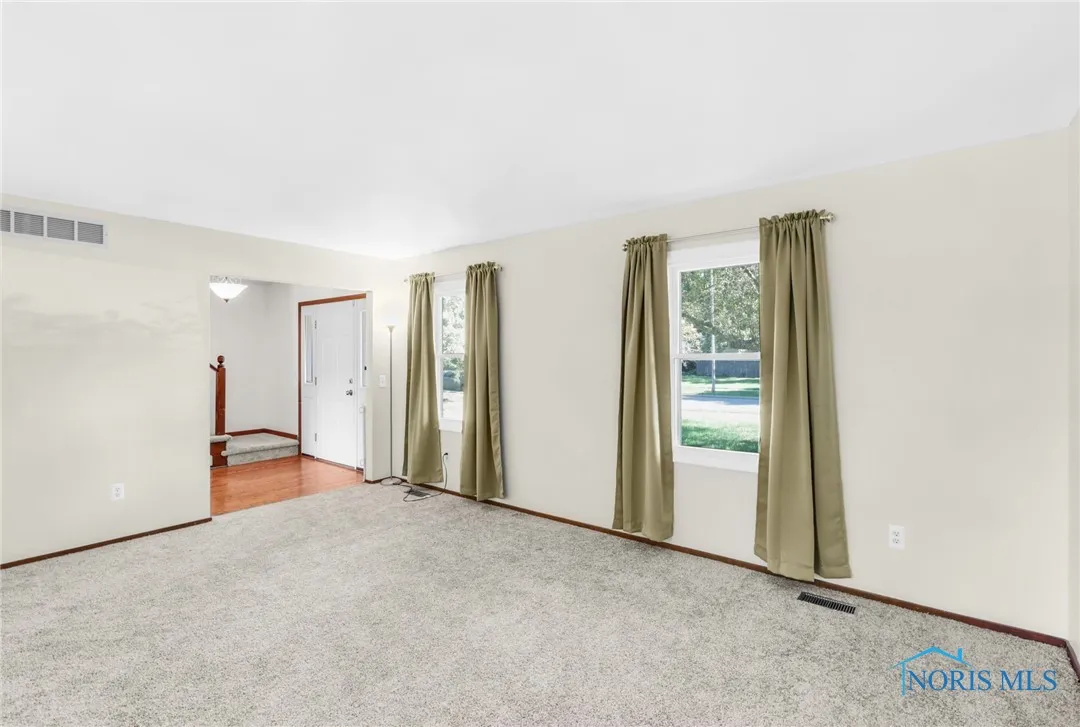 1518 Cherrylawn Drive, Toledo, Ohio 43614, 3 Bedrooms Bedrooms, 8 Rooms Rooms,2 BathroomsBathrooms,Residential,For Sale,Cherrylawn,6134792