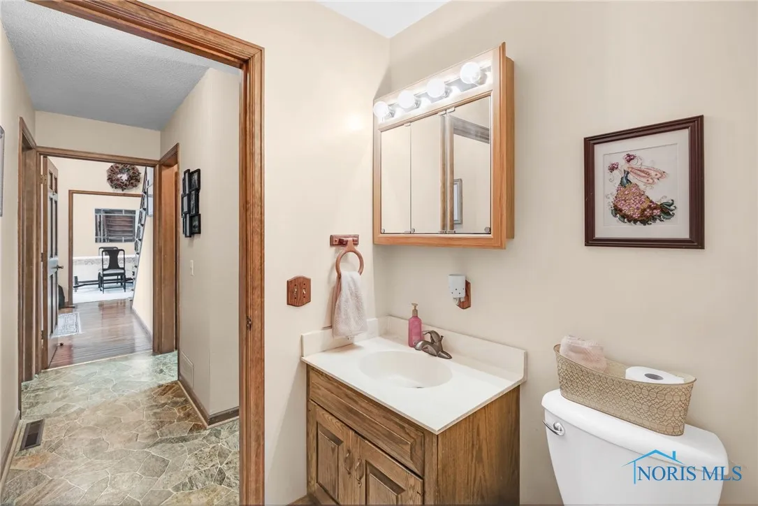 3610 Plumey Road, Northwood, Ohio 43619, 4 Bedrooms Bedrooms, 10 Rooms Rooms,3 BathroomsBathrooms,Residential,For Sale,Plumey,6134873