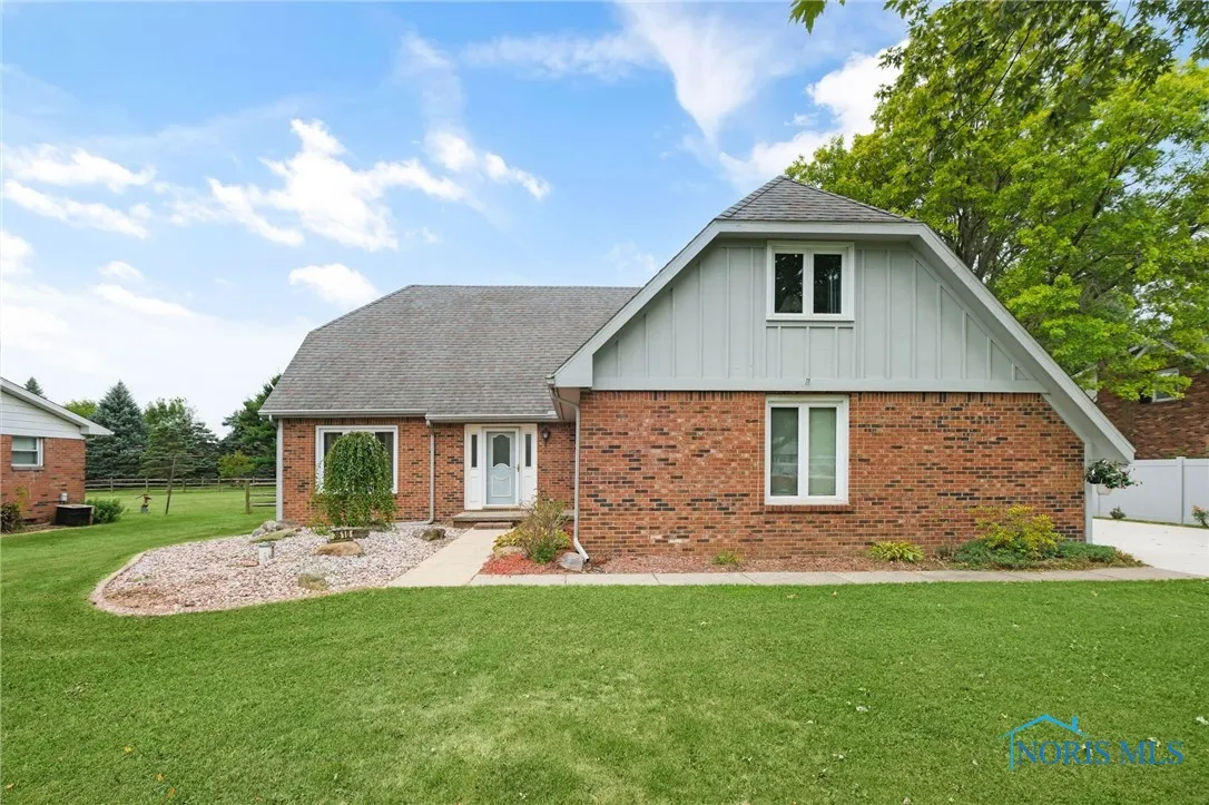 3610 Plumey Road, Northwood, Ohio 43619, 4 Bedrooms Bedrooms, 10 Rooms Rooms,3 BathroomsBathrooms,Residential,For Sale,Plumey,6134873