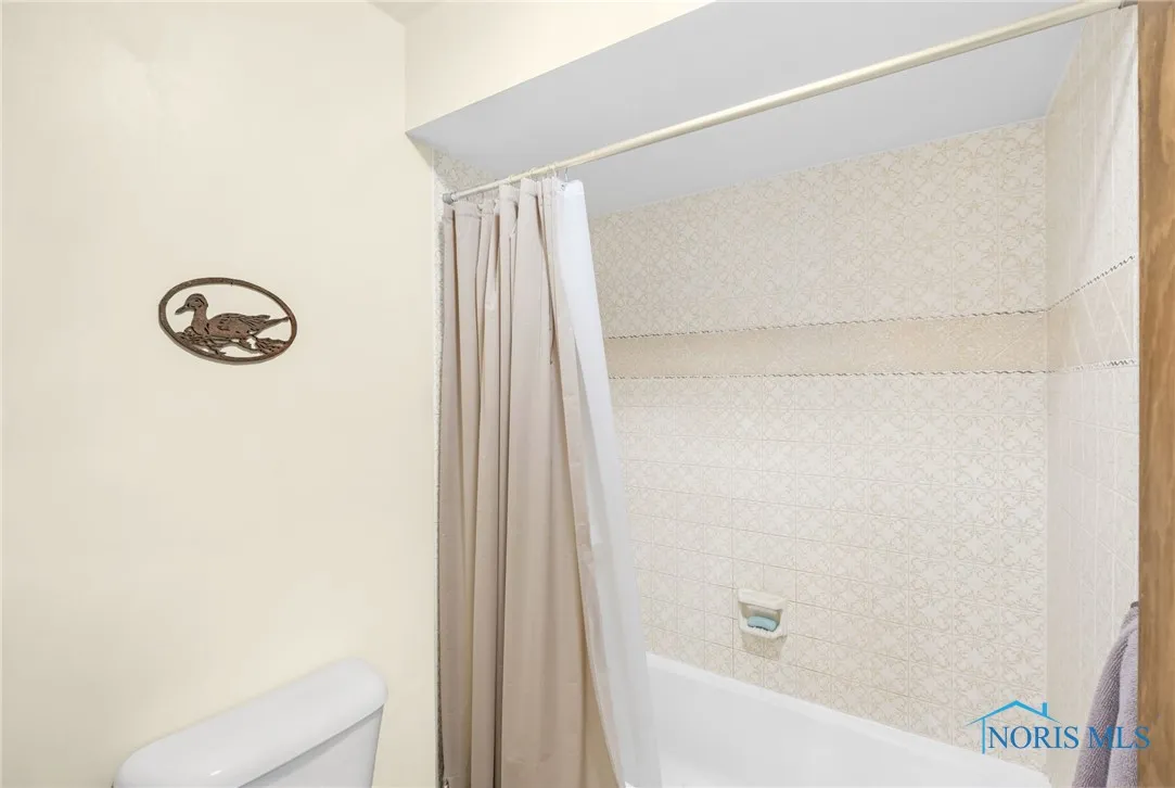 3610 Plumey Road, Northwood, Ohio 43619, 4 Bedrooms Bedrooms, 10 Rooms Rooms,3 BathroomsBathrooms,Residential,For Sale,Plumey,6134873