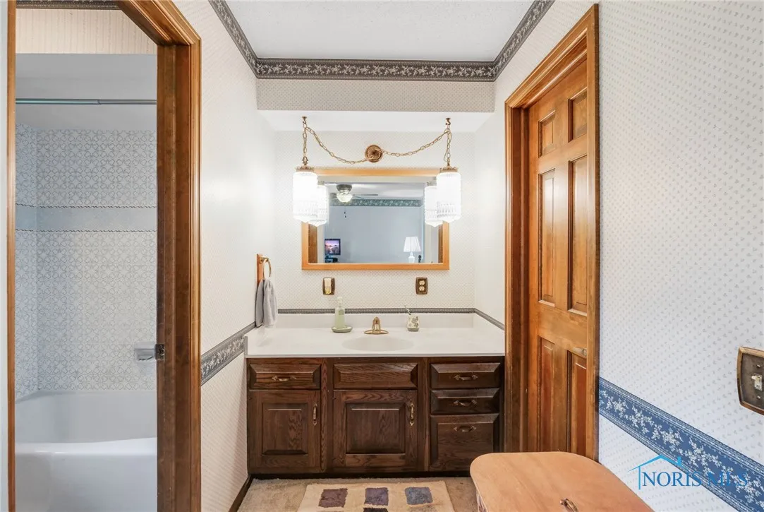 3610 Plumey Road, Northwood, Ohio 43619, 4 Bedrooms Bedrooms, 10 Rooms Rooms,3 BathroomsBathrooms,Residential,For Sale,Plumey,6134873