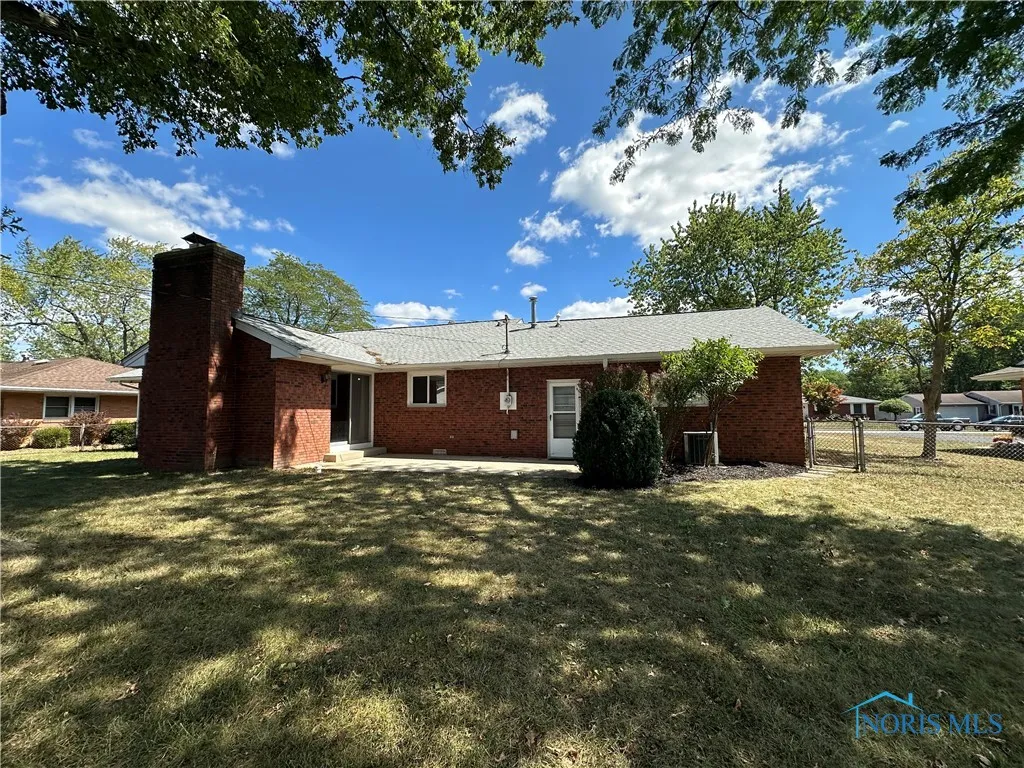 624 Lincolnshire Lane, Findlay, Ohio 45840, 3 Bedrooms Bedrooms, 6 Rooms Rooms,2 BathroomsBathrooms,Residential,For Sale,Lincolnshire,6134904