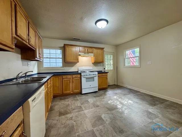 Residential For Sale 5 Rooms 3 Bedrooms 1 Bathroom Price