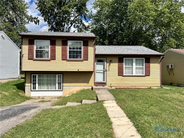 3533 Willow Brook Ln, Toledo, Ohio 43611, 4 Bedrooms Bedrooms, 9 Rooms Rooms,2 BathroomsBathrooms,Residential,For Sale,Willow Brook Ln,6134930