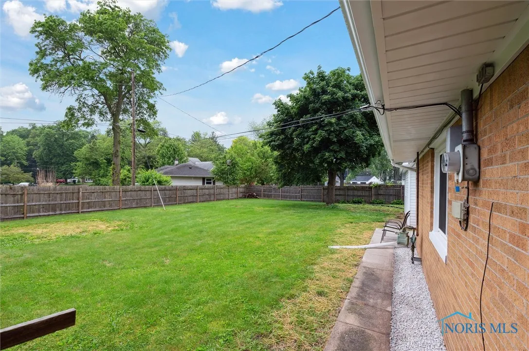 1240 Westgate Road, Toledo, Ohio 43615, 2 Bedrooms Bedrooms, 6 Rooms Rooms,1 BathroomBathrooms,Residential,For Sale,Westgate,6134939