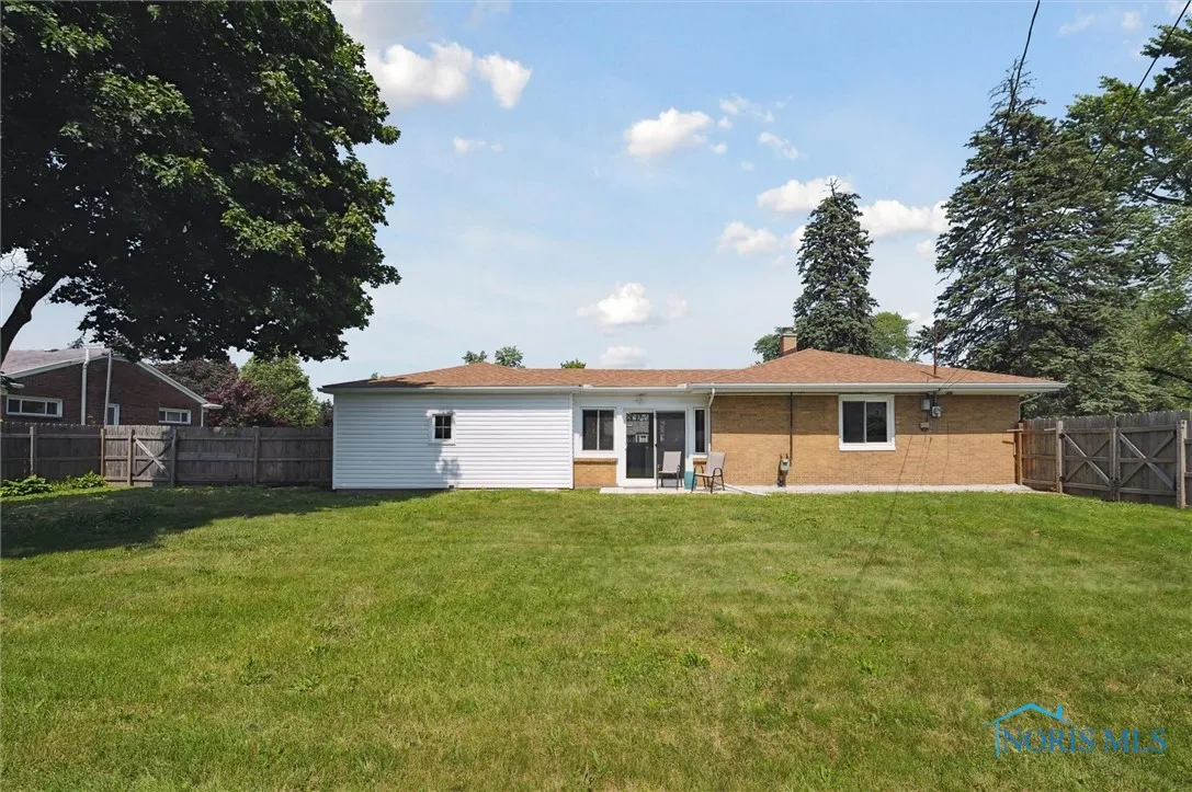 1240 Westgate Road, Toledo, Ohio 43615, 2 Bedrooms Bedrooms, 6 Rooms Rooms,1 BathroomBathrooms,Residential,For Sale,Westgate,6134939