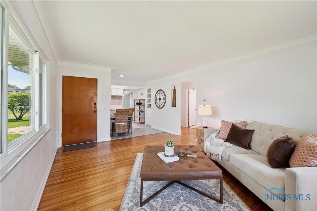 1240 Westgate Road, Toledo, Ohio 43615, 2 Bedrooms Bedrooms, 6 Rooms Rooms,1 BathroomBathrooms,Residential,For Sale,Westgate,6134939