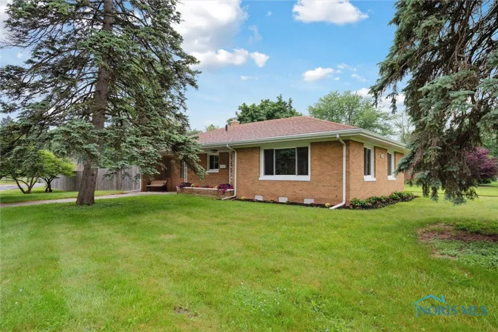 1240 Westgate Road, Toledo, Ohio 43615, 2 Bedrooms Bedrooms, 6 Rooms Rooms,1 BathroomBathrooms,Residential,For Sale,Westgate,6134939