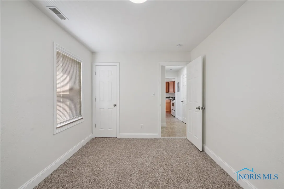 3430 Douglas Road 3, Toledo, Ohio 43606, 1 Bedroom Bedrooms, ,1 BathroomBathrooms,Residential Lease,For Rent,Douglas,6134965