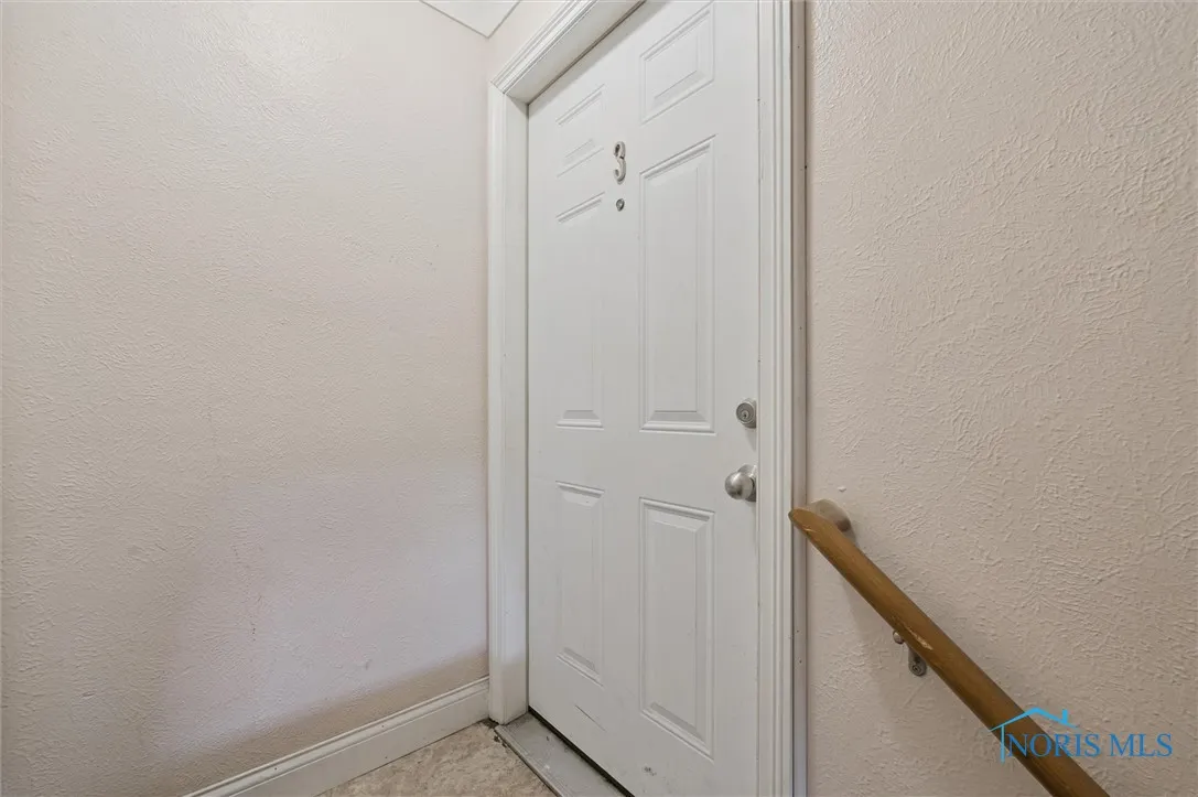 3430 Douglas Road 3, Toledo, Ohio 43606, 1 Bedroom Bedrooms, ,1 BathroomBathrooms,Residential Lease,For Rent,Douglas,6134965