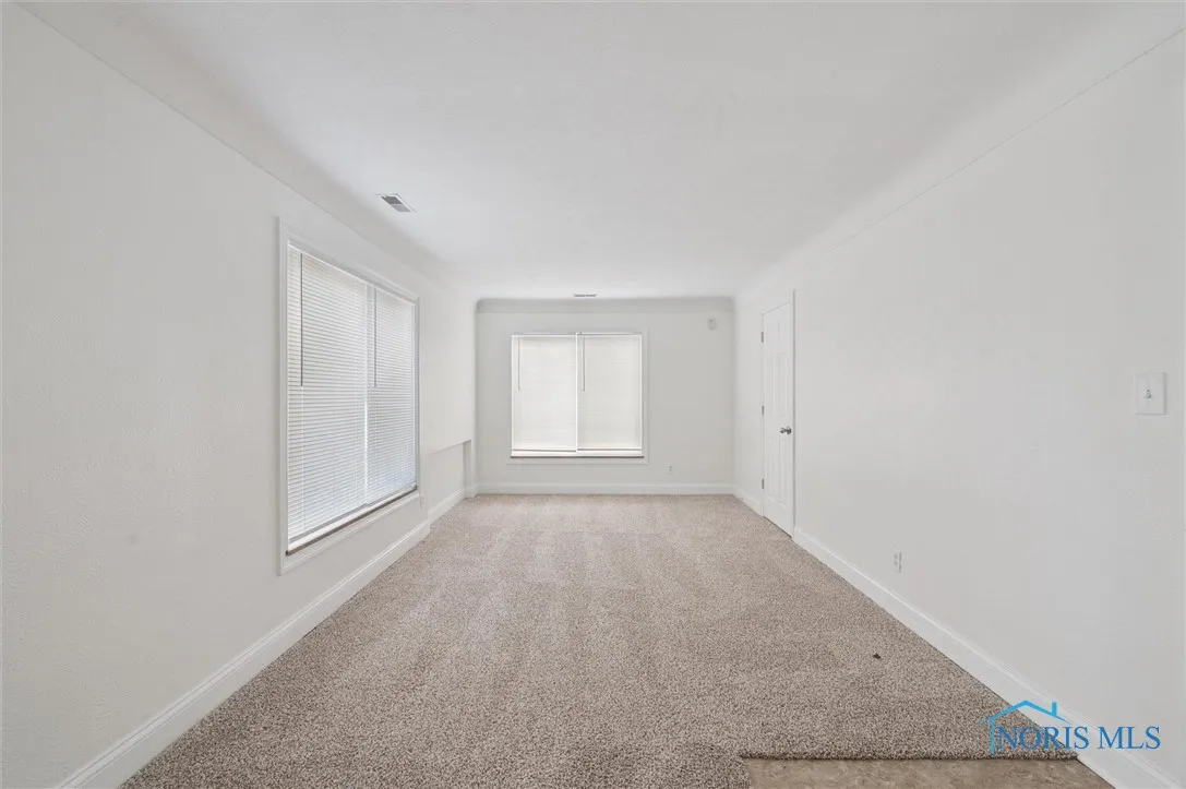 3430 Douglas Road 3, Toledo, Ohio 43606, 1 Bedroom Bedrooms, ,1 BathroomBathrooms,Residential Lease,For Rent,Douglas,6134965