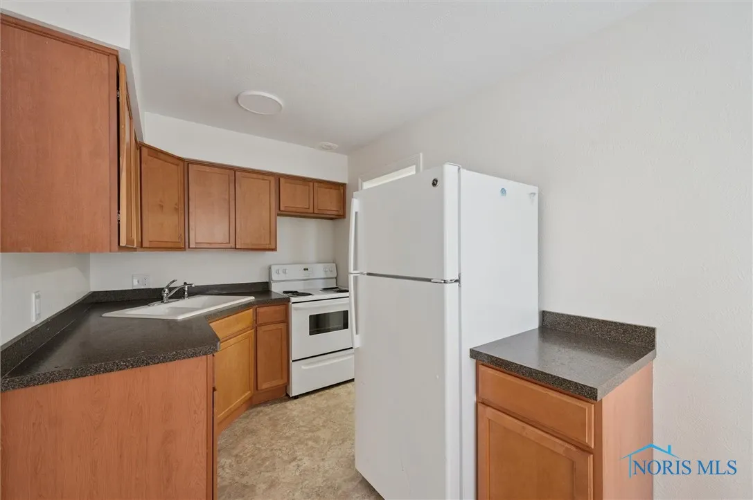 3430 Douglas Road 3, Toledo, Ohio 43606, 1 Bedroom Bedrooms, ,1 BathroomBathrooms,Residential Lease,For Rent,Douglas,6134965