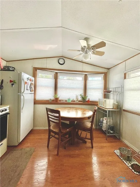 6125 Telegraph Road 16, Toledo, Ohio 43612, 2 Bedrooms Bedrooms, 4 Rooms Rooms,1 BathroomBathrooms,Residential,For Sale,Telegraph,6134982