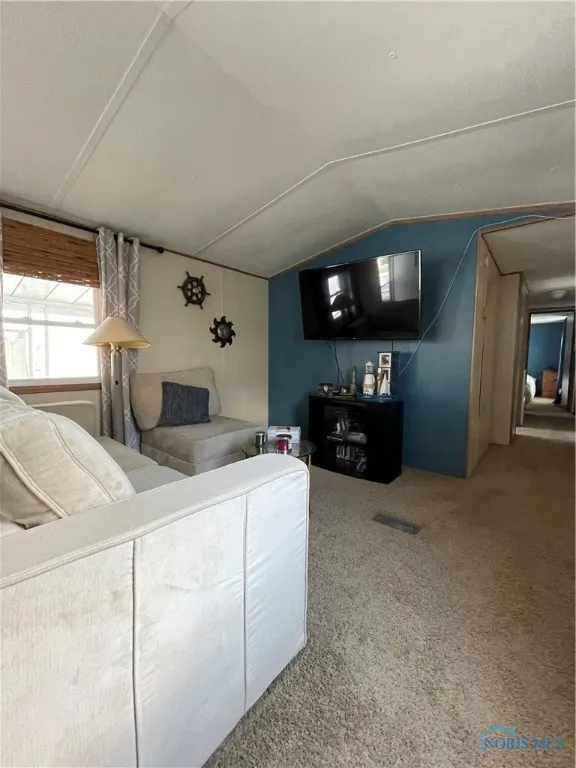 6125 Telegraph Road 16, Toledo, Ohio 43612, 2 Bedrooms Bedrooms, 4 Rooms Rooms,1 BathroomBathrooms,Residential,For Sale,Telegraph,6134982