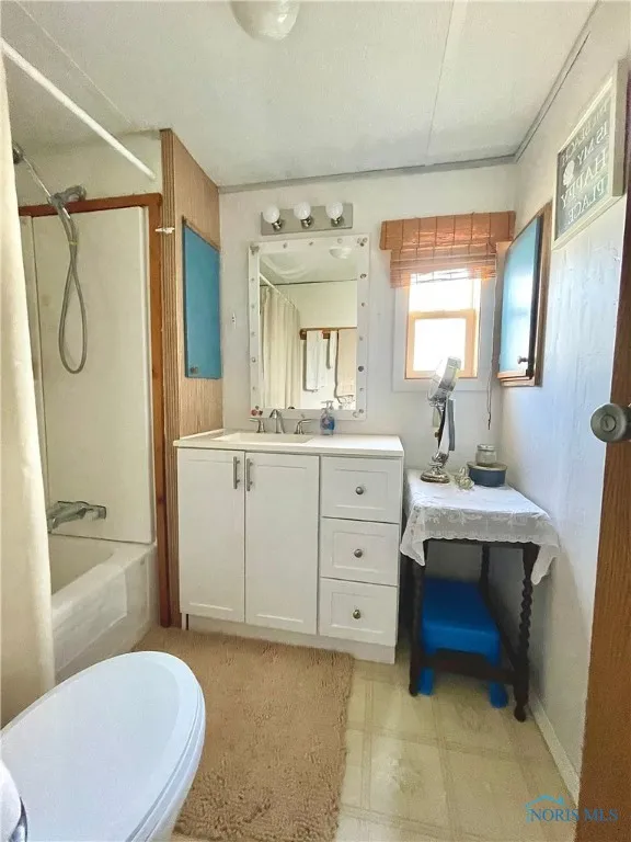 6125 Telegraph Road 16, Toledo, Ohio 43612, 2 Bedrooms Bedrooms, 4 Rooms Rooms,1 BathroomBathrooms,Residential,For Sale,Telegraph,6134982