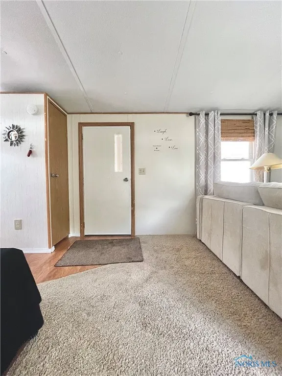 6125 Telegraph Road 16, Toledo, Ohio 43612, 2 Bedrooms Bedrooms, 4 Rooms Rooms,1 BathroomBathrooms,Residential,For Sale,Telegraph,6134982